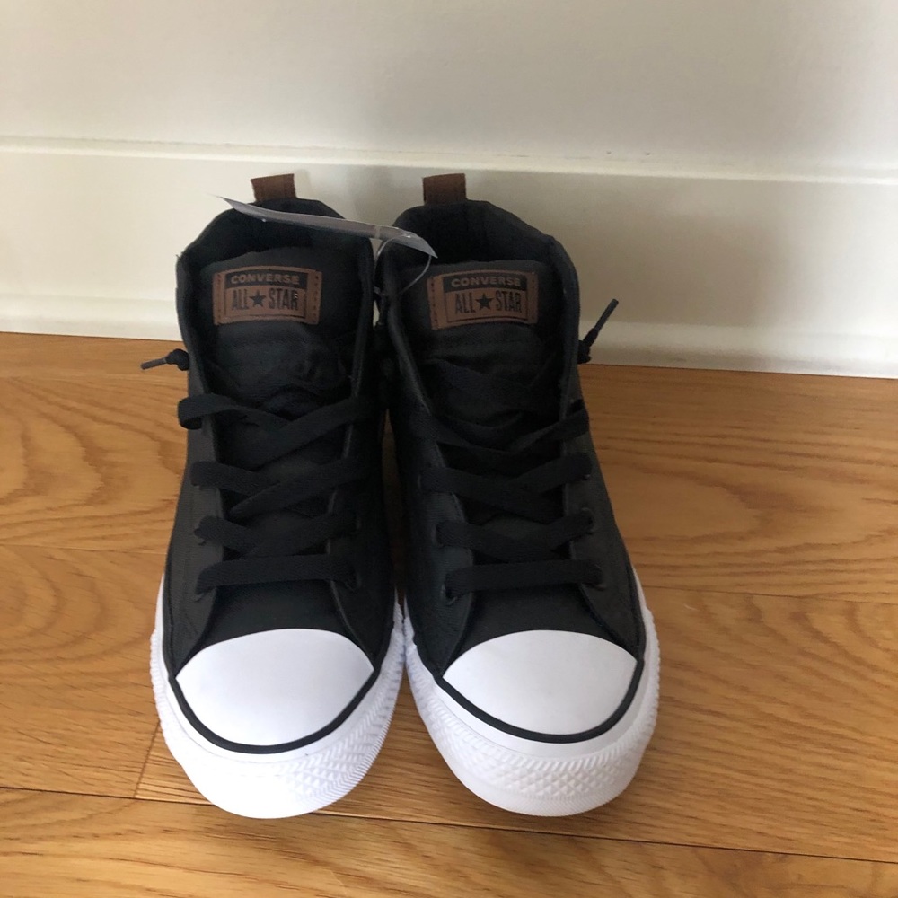 Converse all star men’s shoes size 8.5